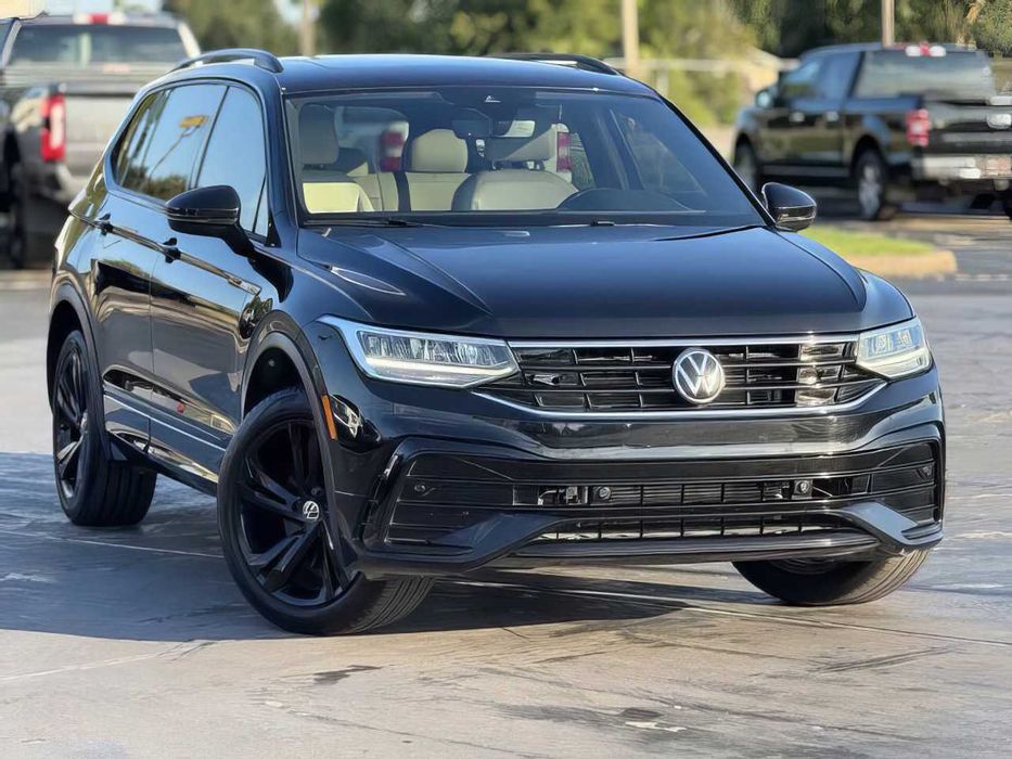 Volkswagen Tiguan SE R-Line Black      2024