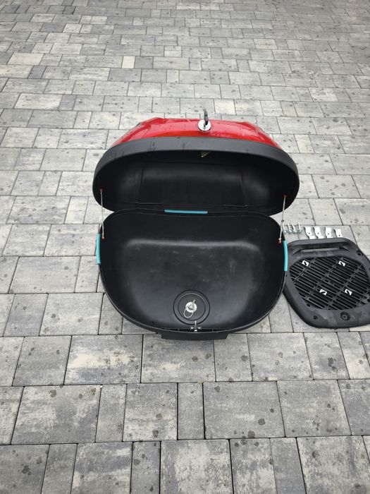Kufer centralny motocyklowy