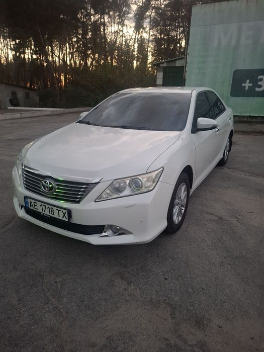 продам автомобиль toyota camry