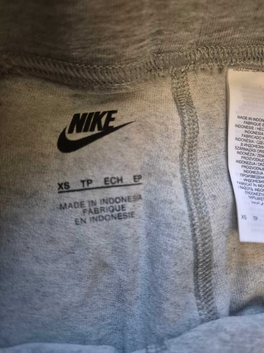Спортивні лосіни леггінси Nike Sportswear Classics