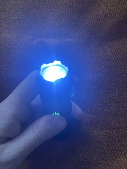 Тактический фонарик , тактичний фонарь