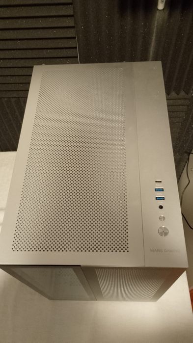 Gabinete gamer Mars