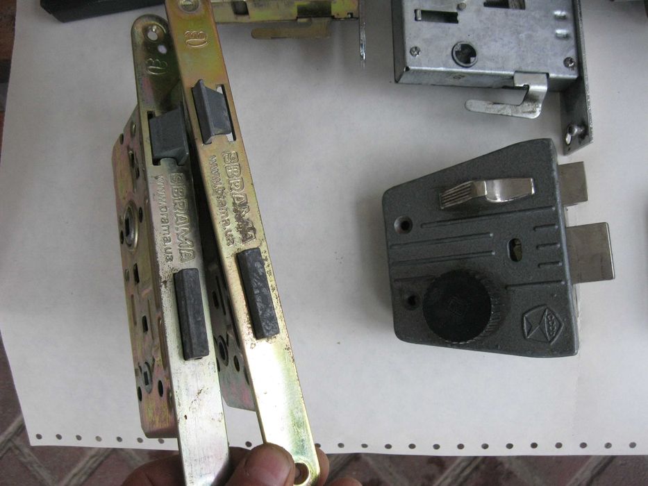 Продам дверной замок