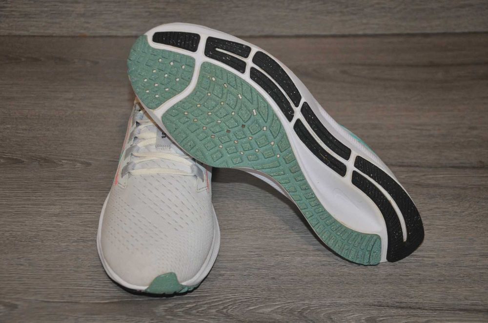 Продам кросівки Фірма Nike Zoom Pegasus 38.
