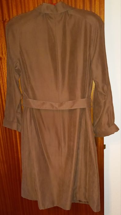 Gabardine de senhora em pele de pêssego