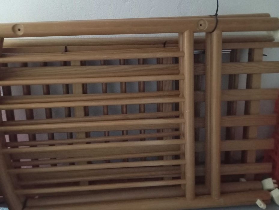 Cama de criança em madeira