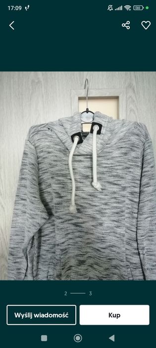 Bluzka  z  kapturem.