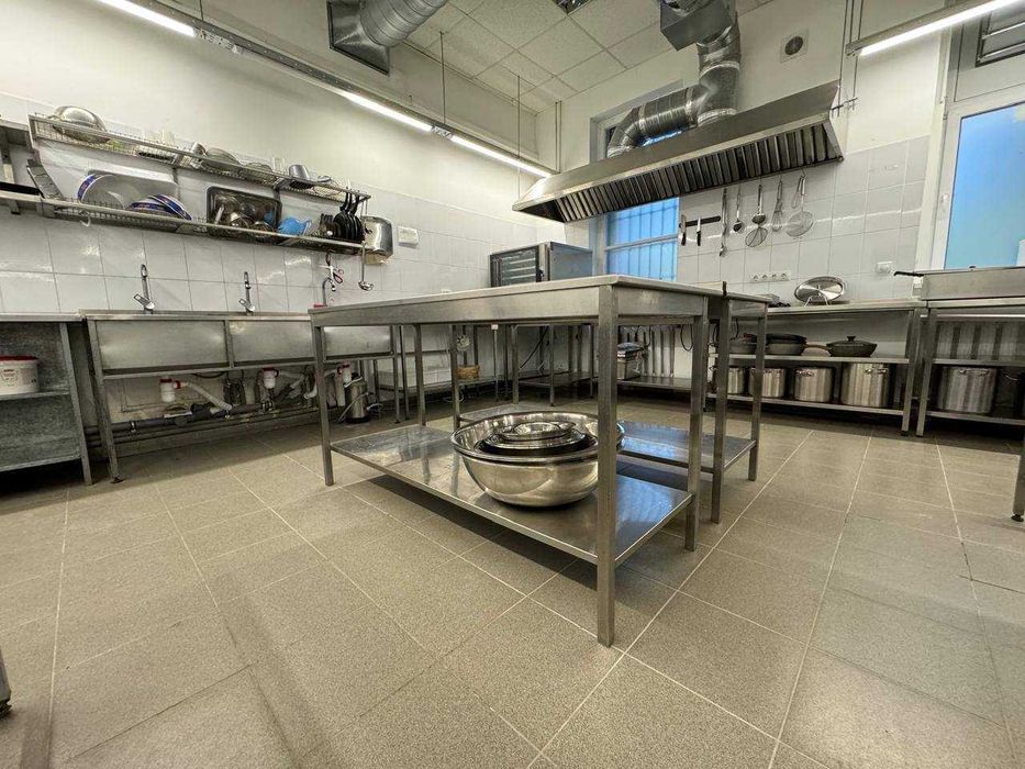 Продаж приміщеня та готового виробництва подуктів харчування