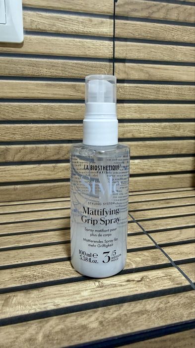 La Biosthetique Style Mattifying Grip Spray об'ємом 100 мл із середньою фіксацією