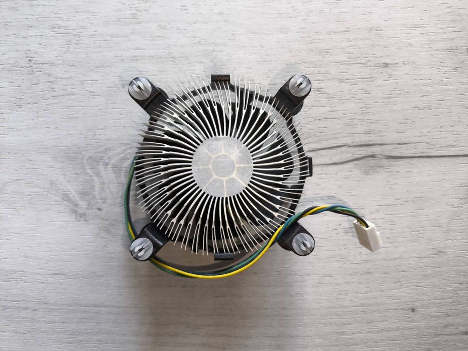 Процессор intel celeron g3900 + інтеловський боксовий кулер