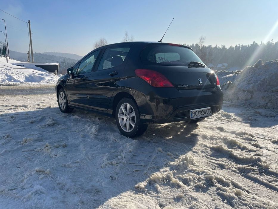 Peugeot 308  2008рік  1.6 бензин