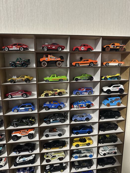 Полиця для машинок Hot Wheels