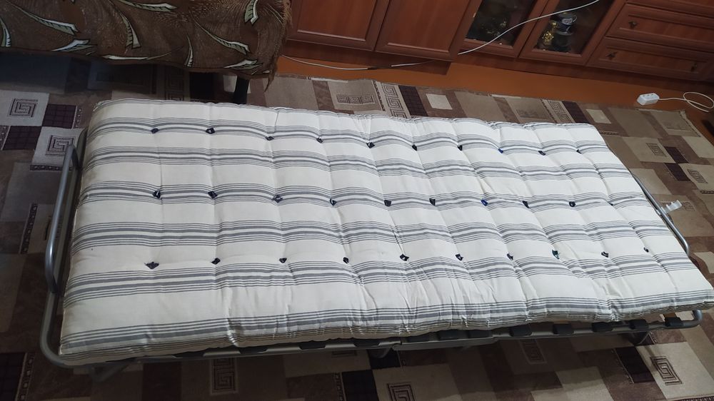 Расклвдушка на ланелях с матрасом из ватина