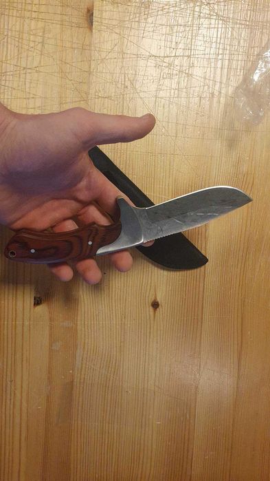 Nóż Myśliwski Polskiej Marki Kandar z Grawerem Jelenia na Ostrzu 23cm