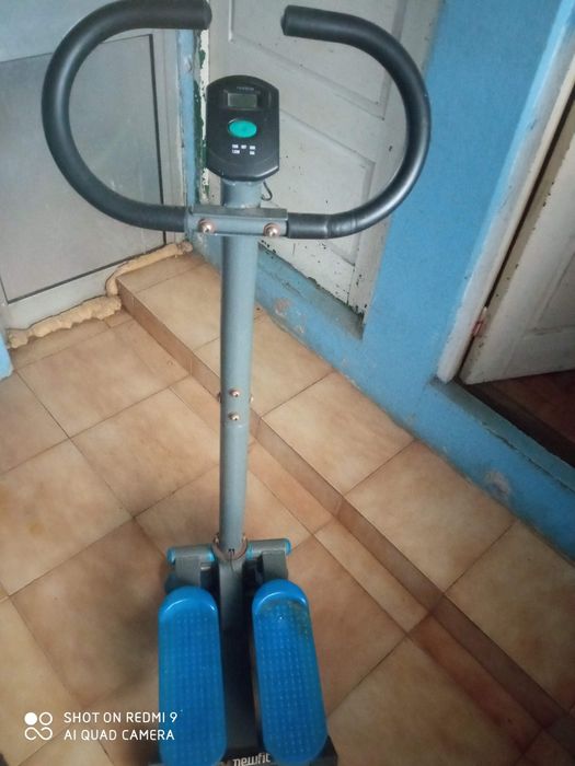 Pedaleira pára exercitar músculos das pernas