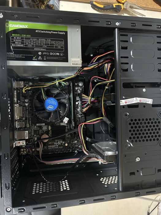 системний блок	Gigabyte GA-H110M-S2V