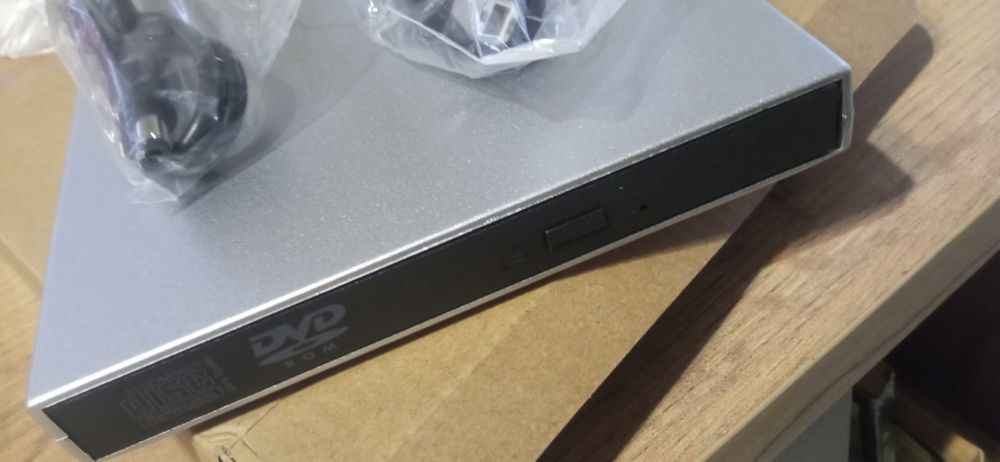 Leitor e gravador de CD/DVD-RW externo