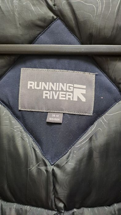 Продам женскую парку Running River