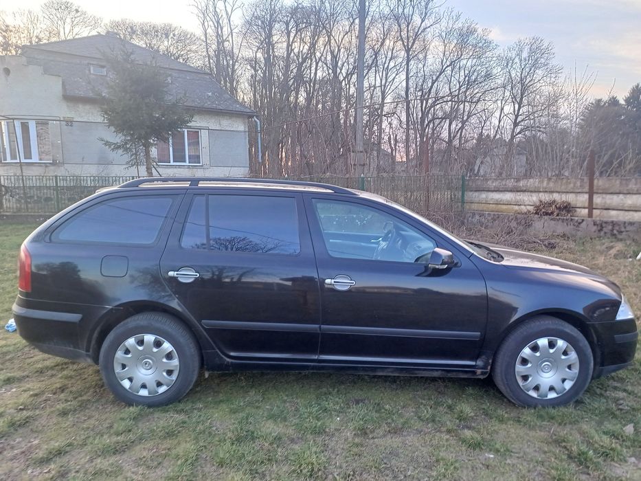 Продам нерозмитнену шкоду октавія 2005 року 2.0 диз ,для військового