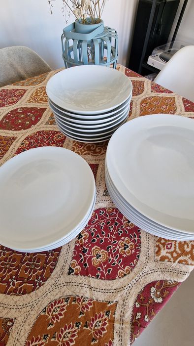 Conjunto pratos de porcelana brancos Zara Home