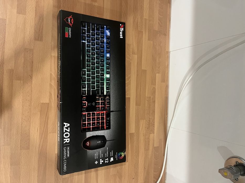 Teclado gamer com luzes