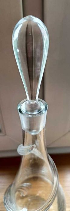 Piękna stara szklana designerska karafka. Z korkiem. Stan b.db.