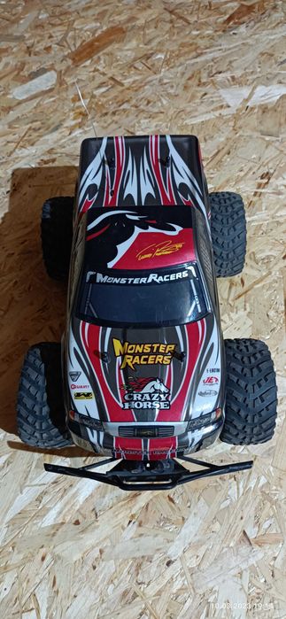 машина на рідіокерувані Monster Racers