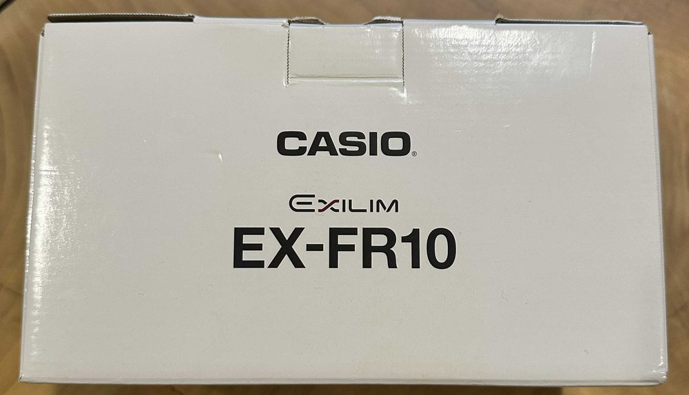 CASIO EXILIM EX-FR10 --> kamera Full HD od iMichu