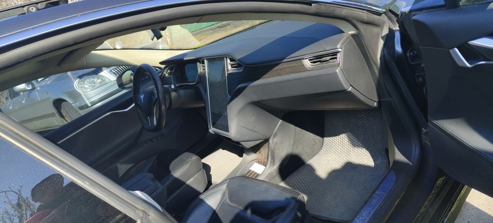 Tesla Model S 70D