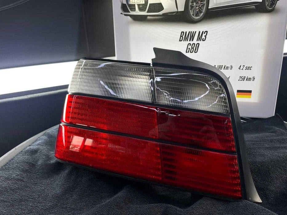 Продам оригинальный М фонарь  BMW E36