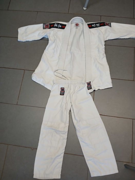 Fatos de judo tamanho 130