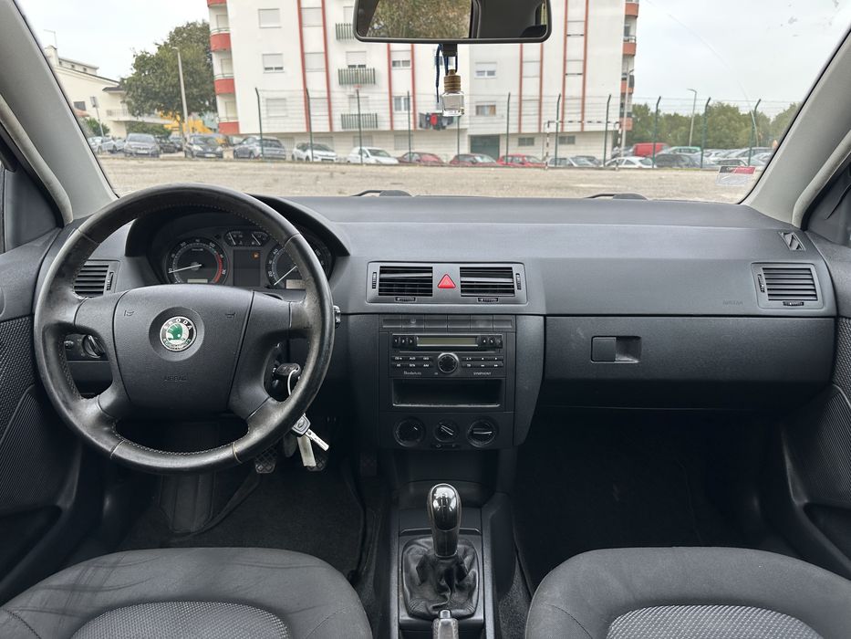 Skoda Fabia 1.2. HTP 75 Mil quilómetros