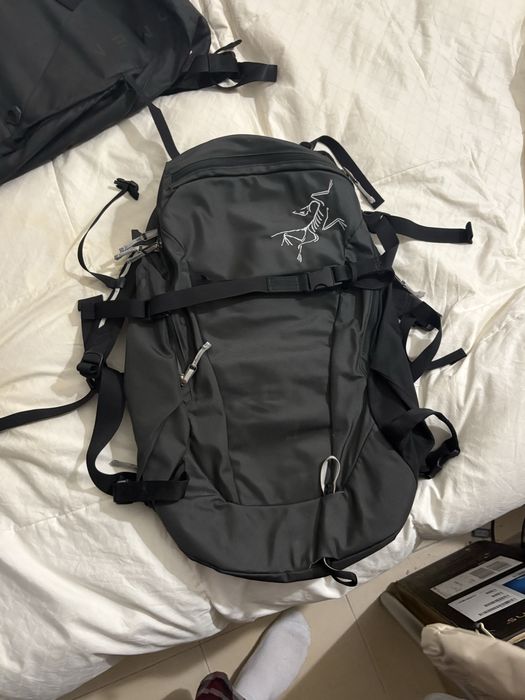 2 mochilas da arcteryx impecaveis