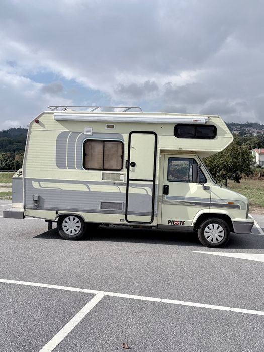 Autocaravana Peugeot J5 Pilote-  6 lugares