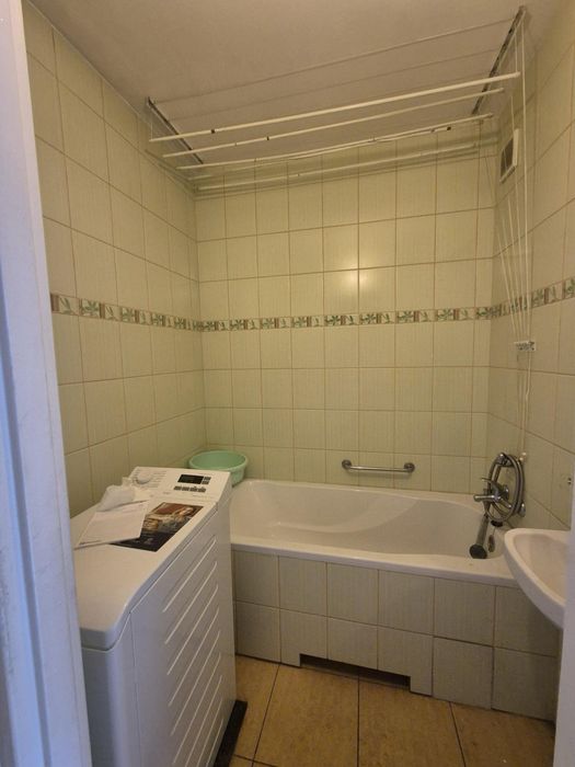 4 pokoje na Widoku, bezposrednio