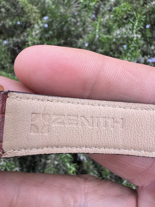 1959 18ct Solid Gold Zenith Strap watch