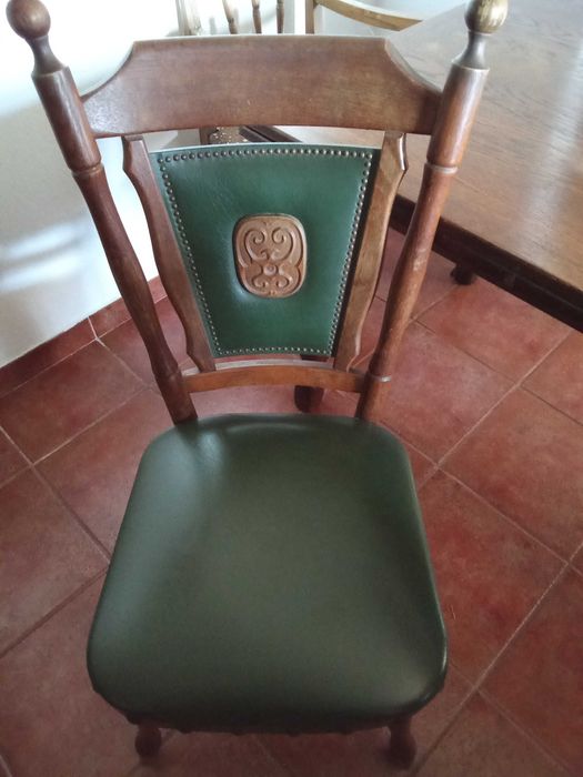 Mesa de jantar com 4 cadeiras