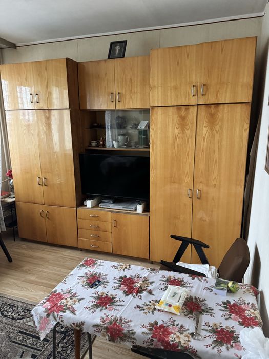 Meblościanki, meble, stoliki