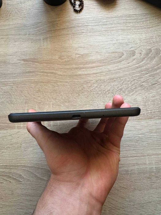 Планшет Lenovo tabM8