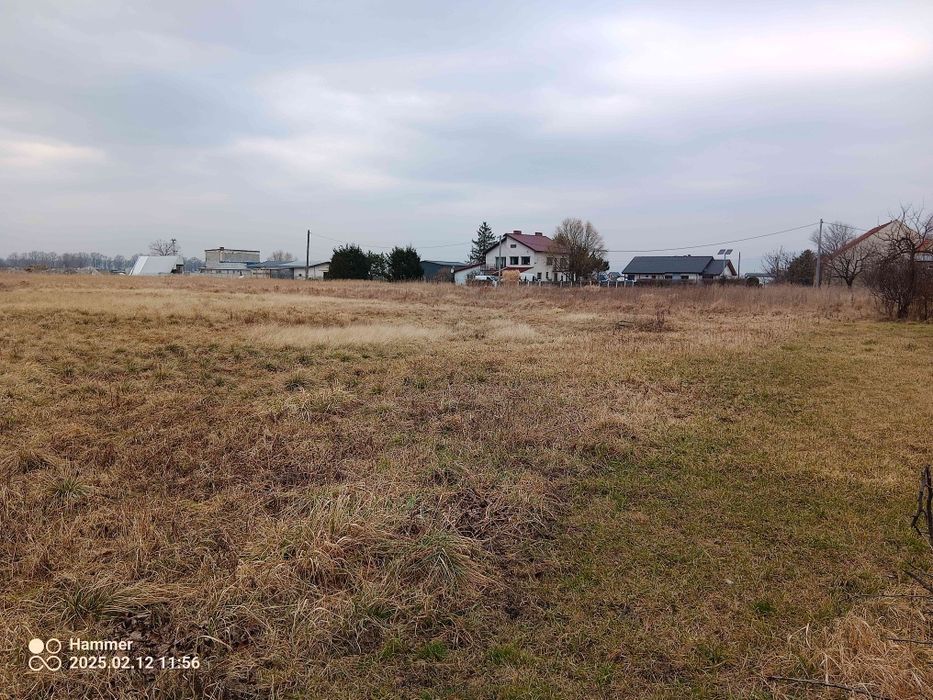 Działka budowlana uzbrojona we włókach z projektem i pozwoleniem na bu