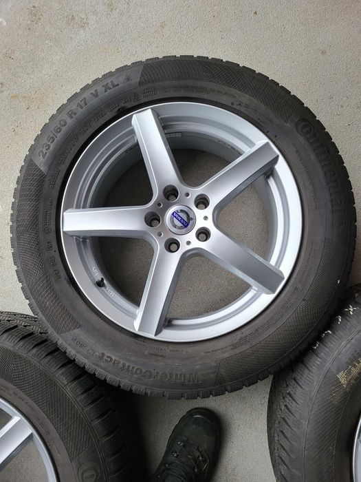 [K279] Koła zimowe 17 Cali 5x108 Pirelli 235/60/17 6mm Volvo XC40