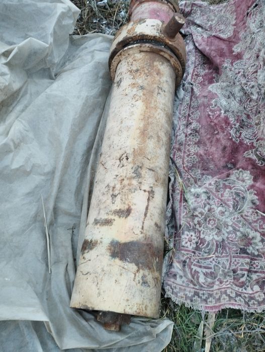 гідроциліндр з полуприцепа