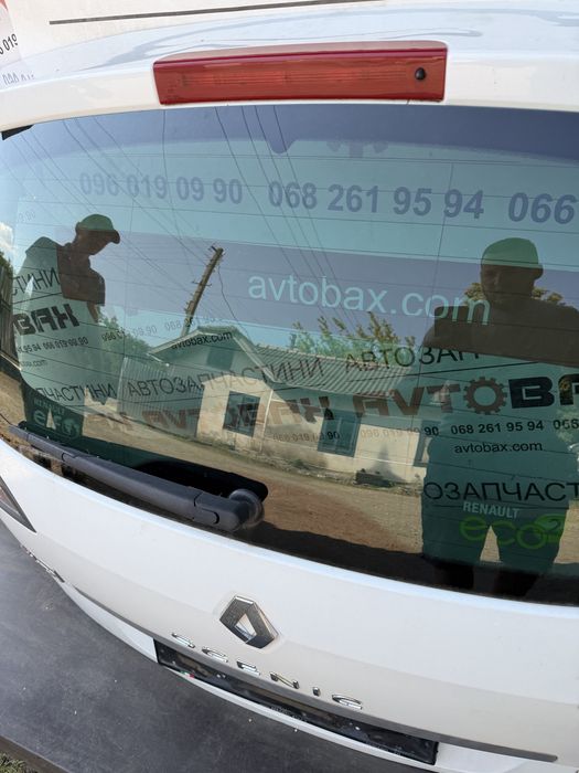 Задня кришка багажника Ляда (зі склом) Renault Scenic 3 сценік 2009-2015 443831