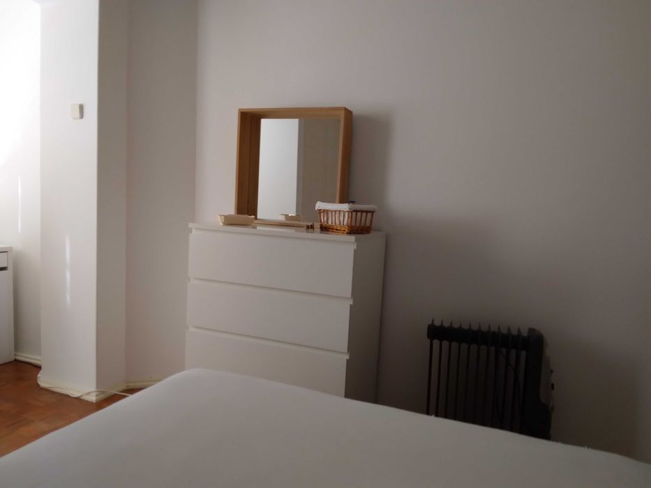 quarto_ estudante universitária  / estagiária IPO - enfermeira e/ou médica _ Sete Rios