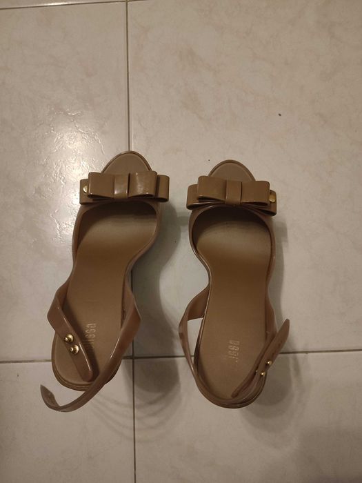 Sandálias Melissa 38