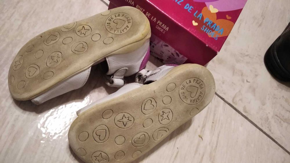 Босоніжки Agatha Ruiz De La Prada р24 устілка 15,5 см