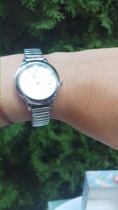 Часы женские Laura Ashley  новые