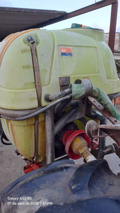 Pulverizador rocha 300litros