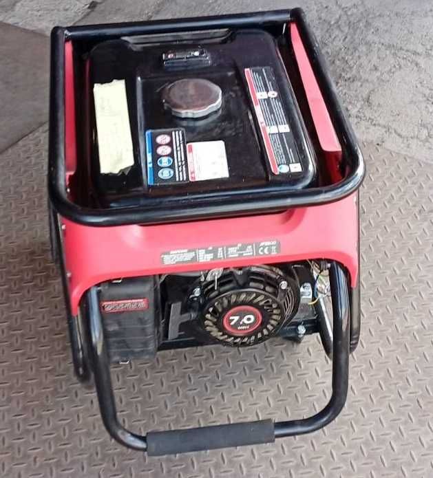 Генератор бензиновий  2 кВт з елетростартером (ціна розпродажу)