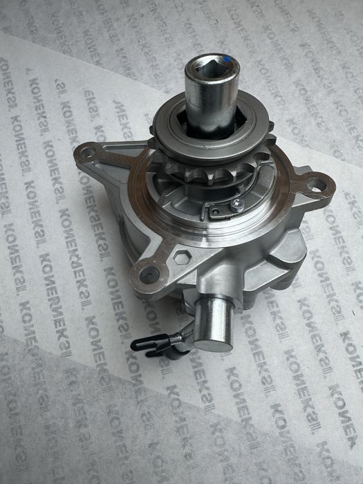 Вакуумний насос nissan navara 2010+